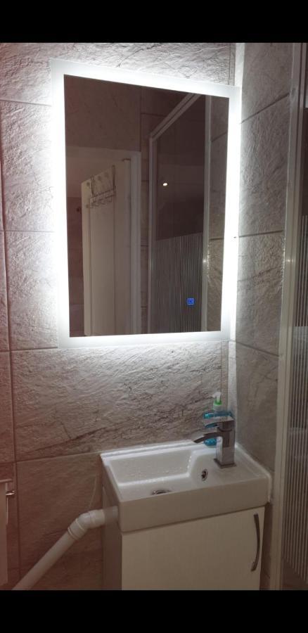 Apartment With Private Hot Tub, Sauna, Ice Bath, Gym Rainham (Greater London) Exterior foto