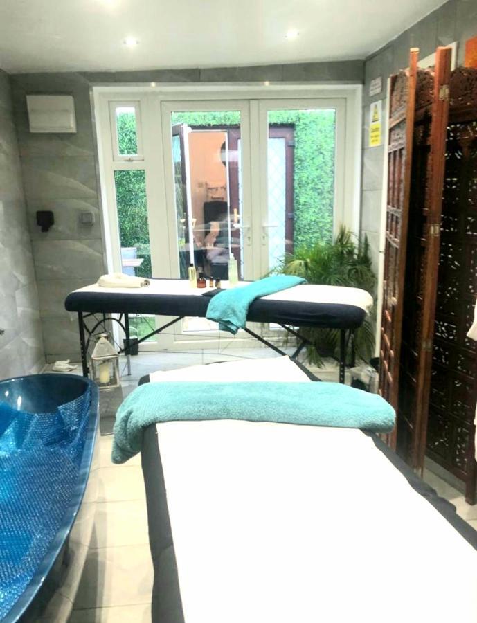 Apartment With Private Hot Tub, Sauna, Ice Bath, Gym Rainham (Greater London) Exterior foto
